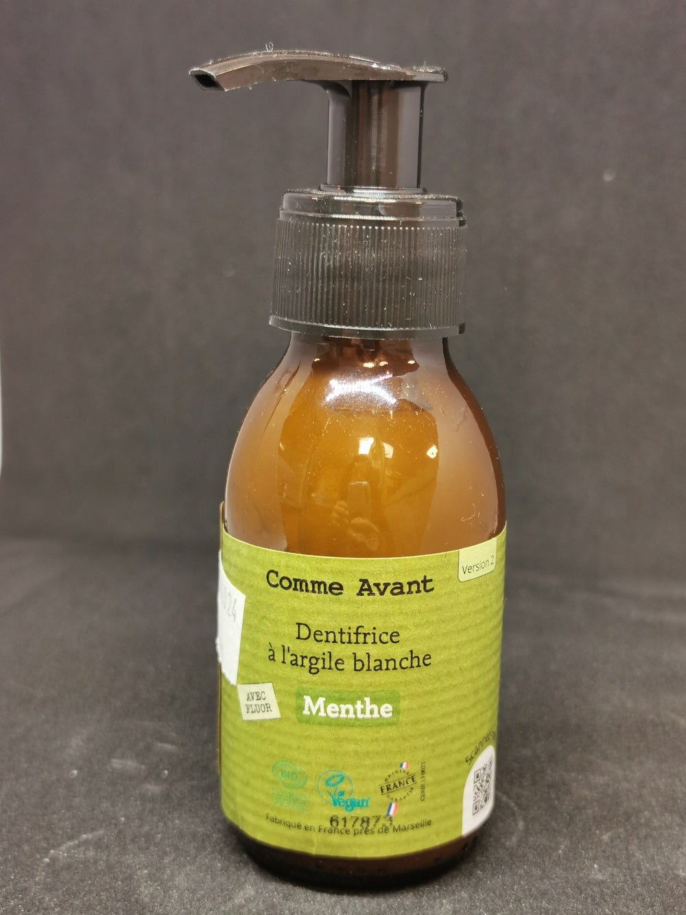 Dentifrice en pâte à la menthe