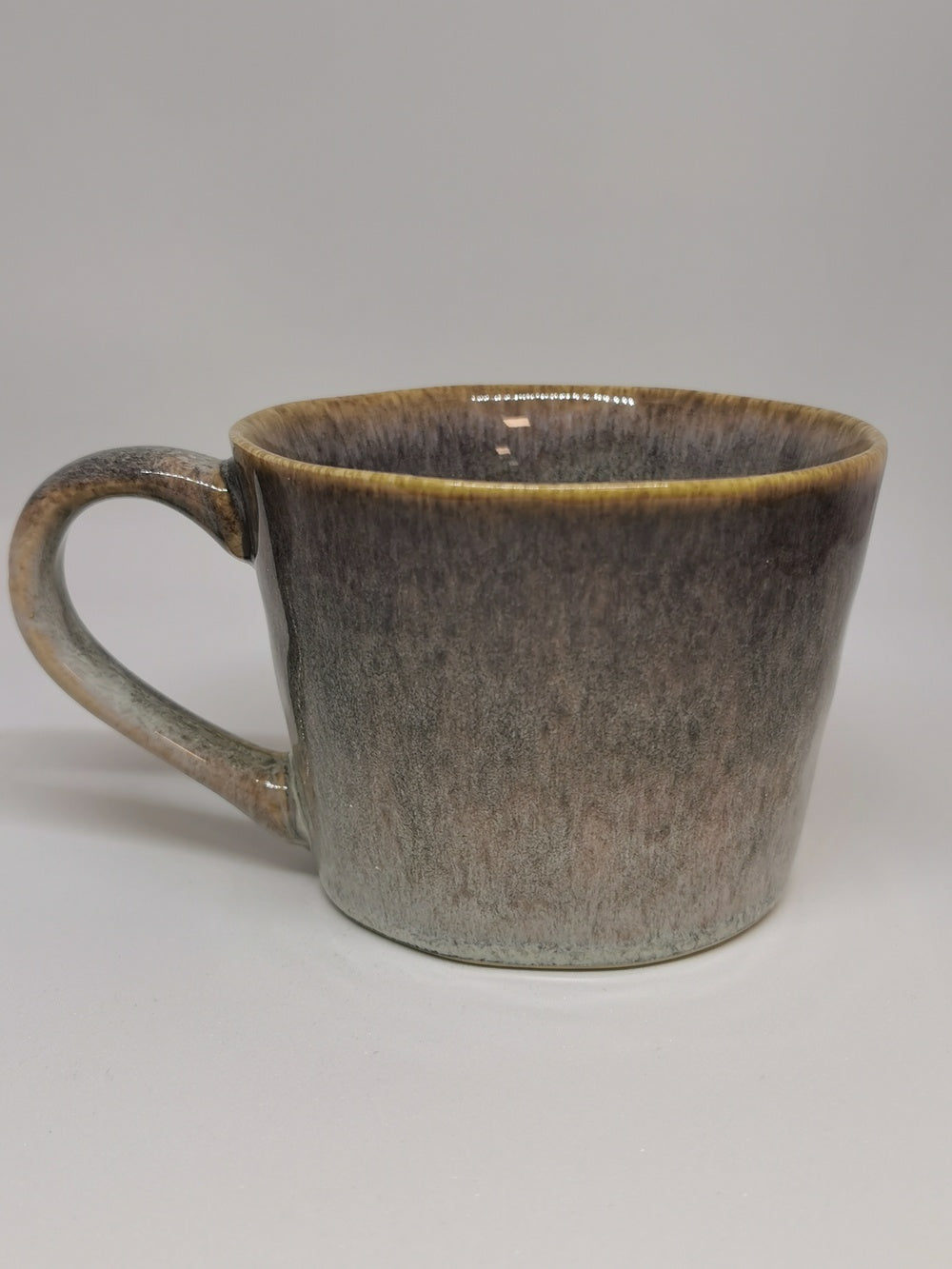 Tasse en céramique violet