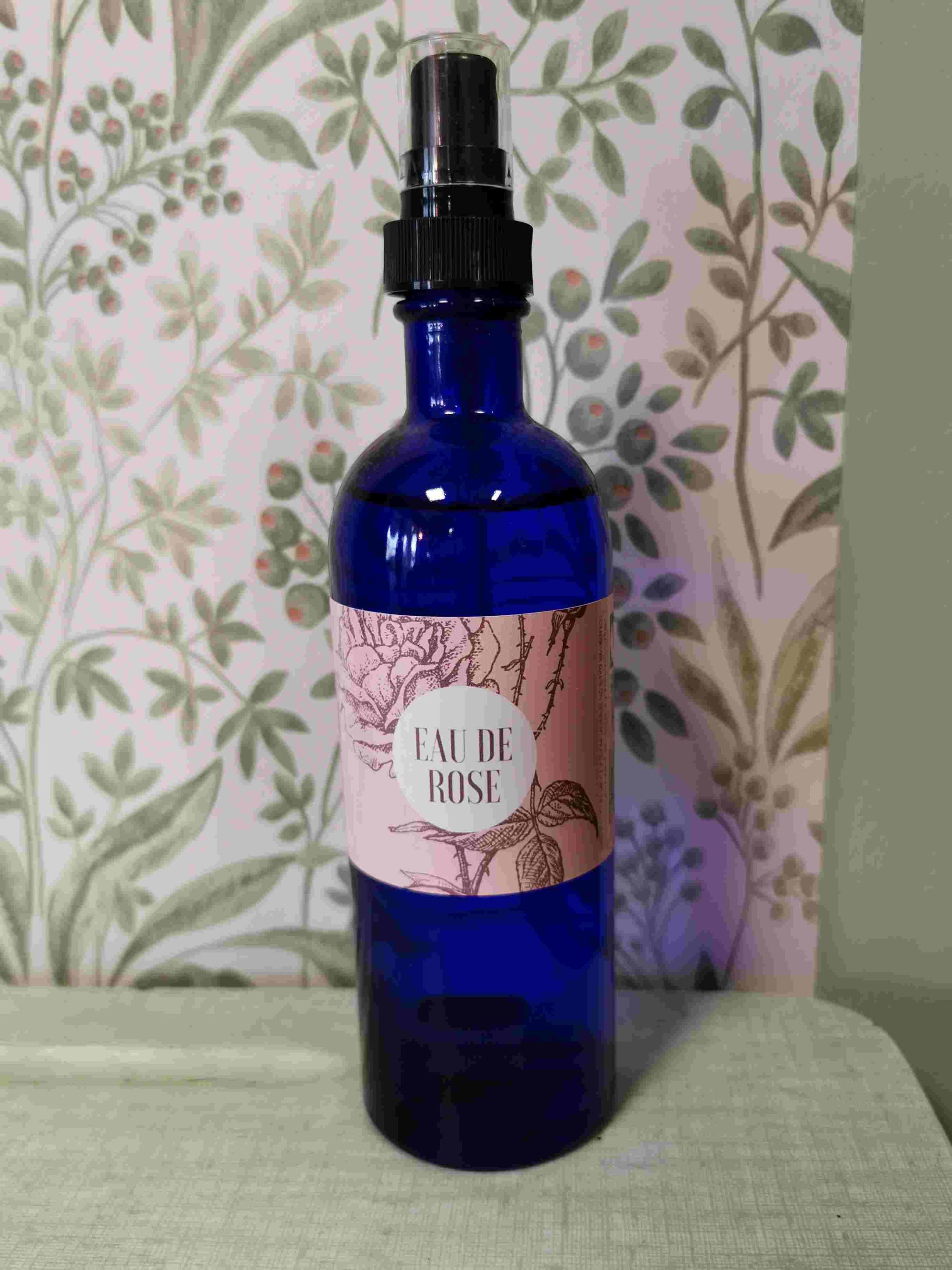 Eau florale de 3 Roses anciennes (Damas, Centifolia, Gallica) AB